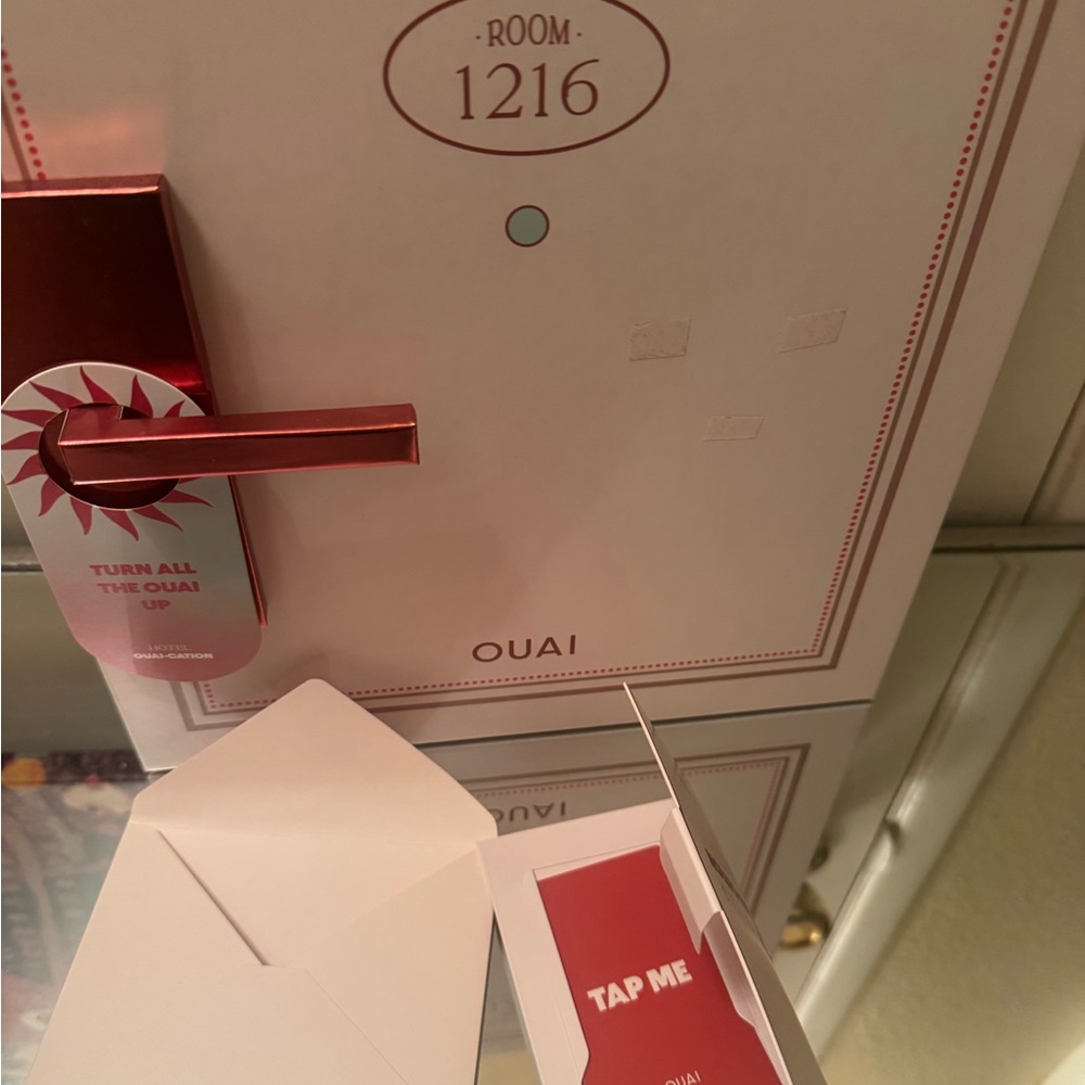 Ouai Empty box - image 3